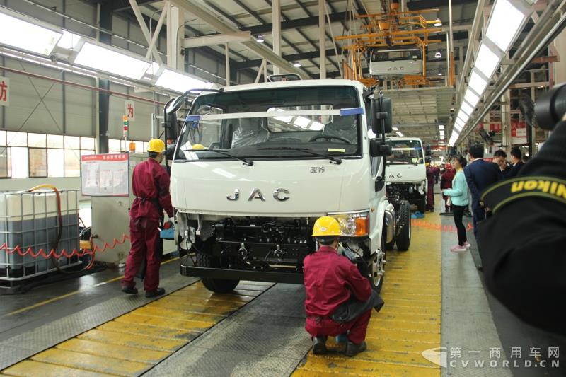 四川江淮生产车间