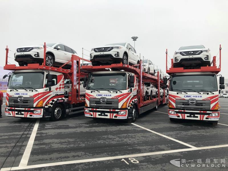 广汽日野中置轴轿运车