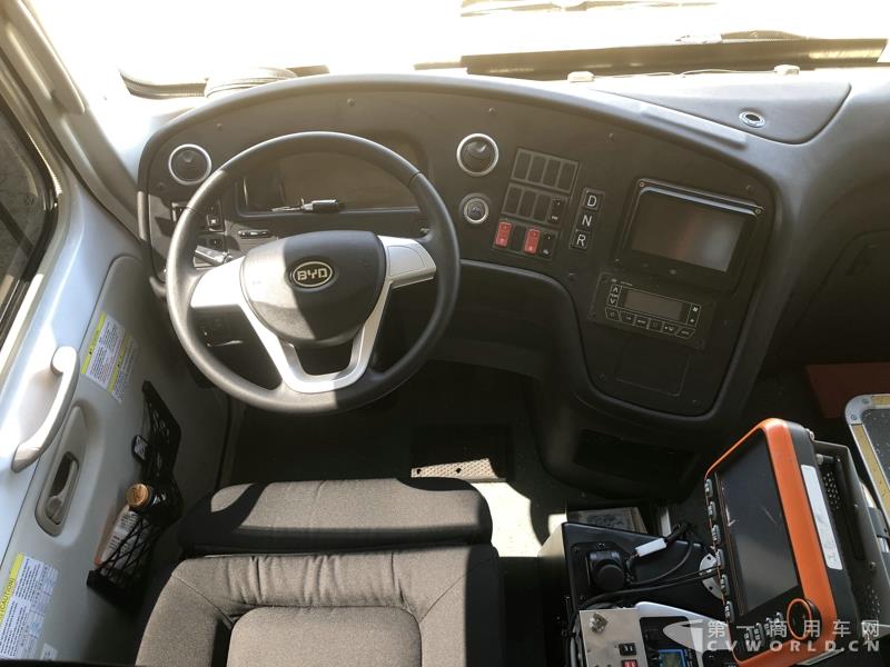 比亚迪C6纯电动客车内饰