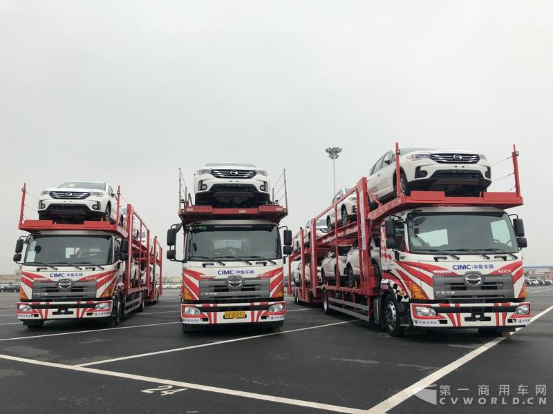 广汽日野中置轴轿运车