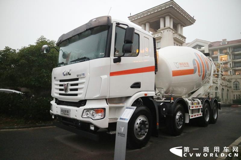 联合卡车U375国六搅拌车