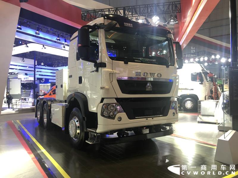 重汽T5G L4级无人驾驶纯电动牵引车