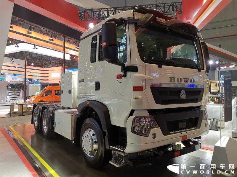 重汽T5G L4级无人驾驶纯电动牵引车