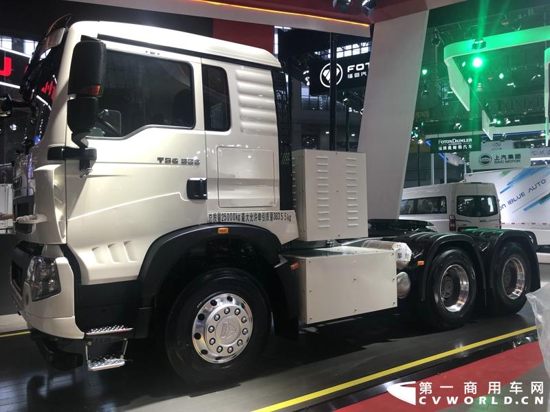 重汽T5G L4级无人驾驶纯电动牵引车