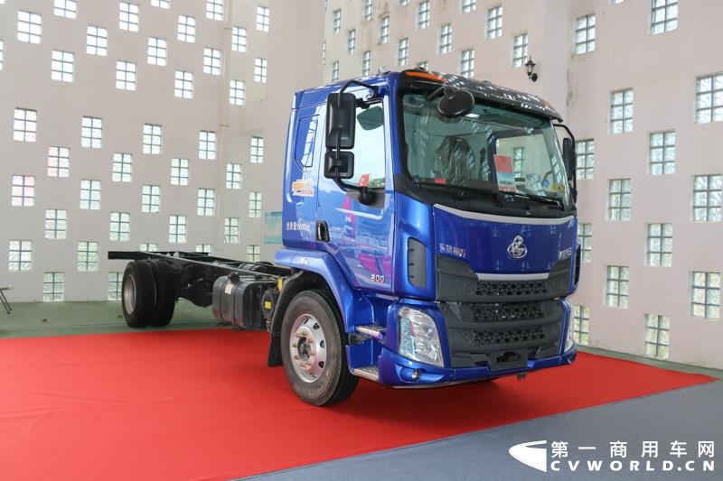 乘龙M3