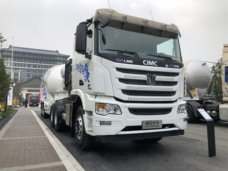 联合卡车U+ 6×4 460马力国六LNG半挂搅拌车运输牵引车